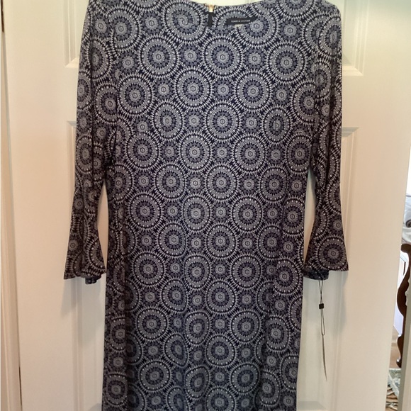 Dress - Picture 2 of 6